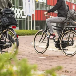 Steco Monkey Mee Gepäckträger-Erweiterung Für Rucksack -Bike Geschaft steco monkey me gepaecktraeger erweiterung silber 2023 313503 e